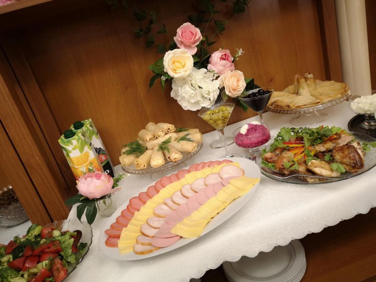 ゴールデン パレス ホテル アルマトイ エクステリア 写真
